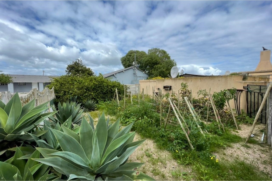 5 Bedroom Property for Sale in Stompneus Bay Western Cape